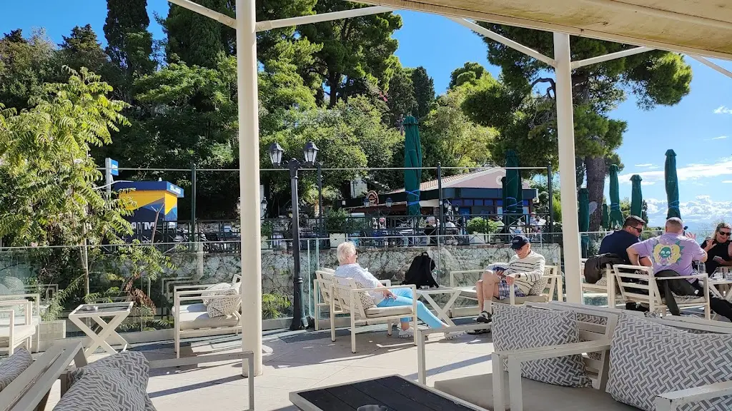 Cafe Kanoni_Kynopiástes_slider_image_3