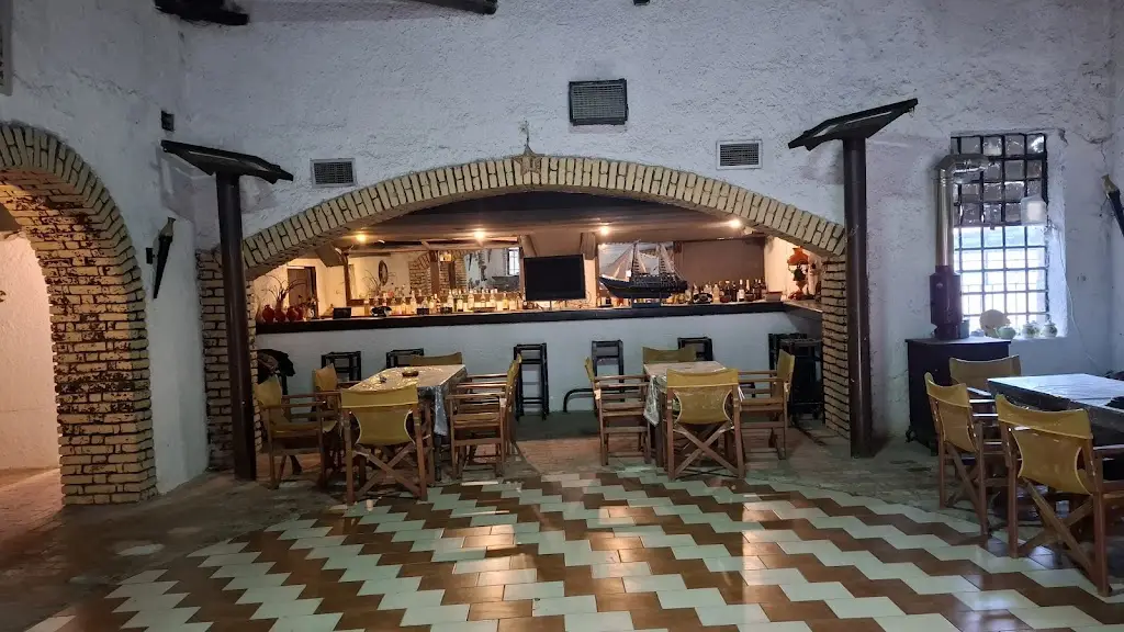 Grill Taverna Restaurant in Kynopiástes