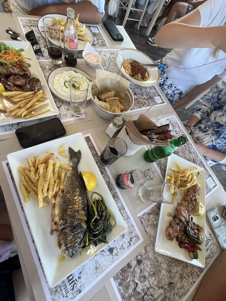 Jana Hanusová_Dennis Taverna_Lithakiá_reseña