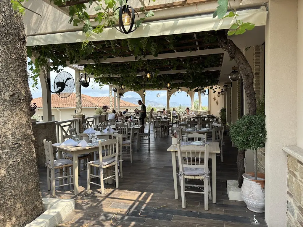 Dennis Taverna_Lithakiá_slider_image_1