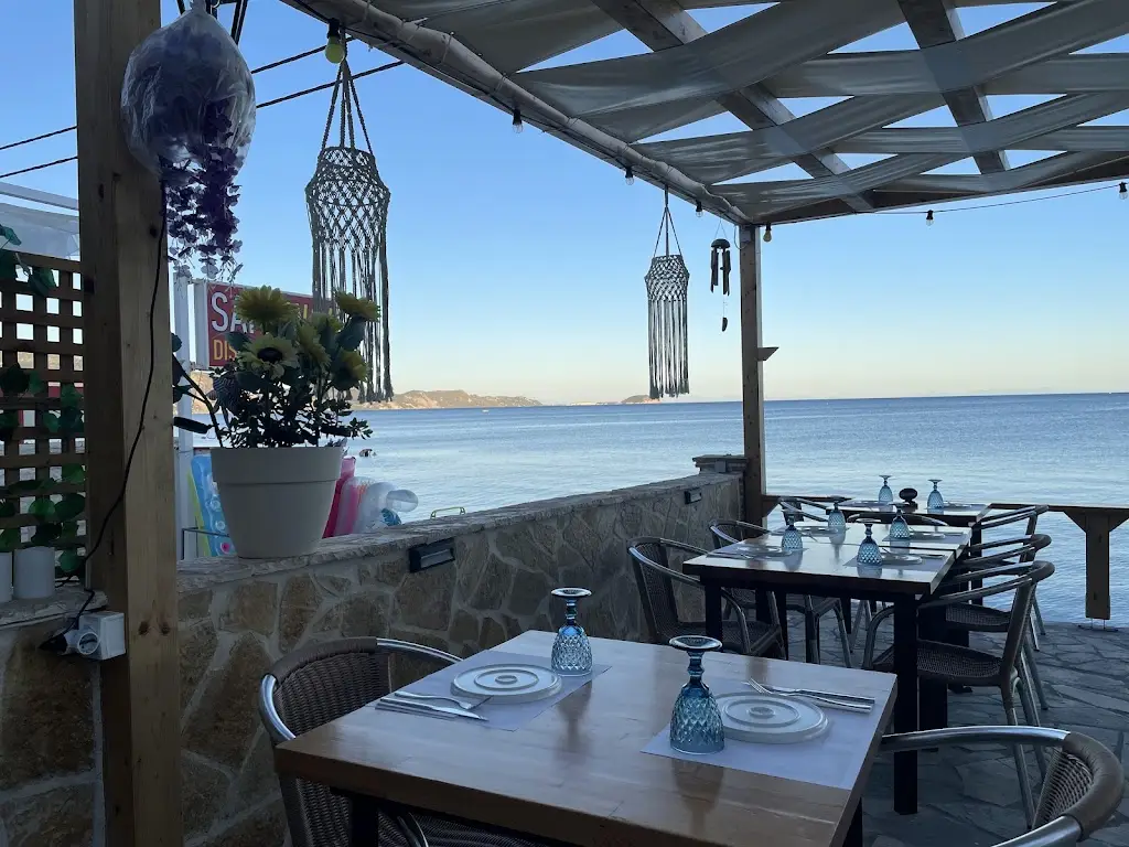 Akti Kitchen & Bar Restaurant in Lithakiá