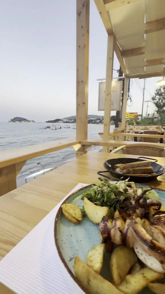 Akti Kitchen & Bar_Lithakiá_slider_image_2