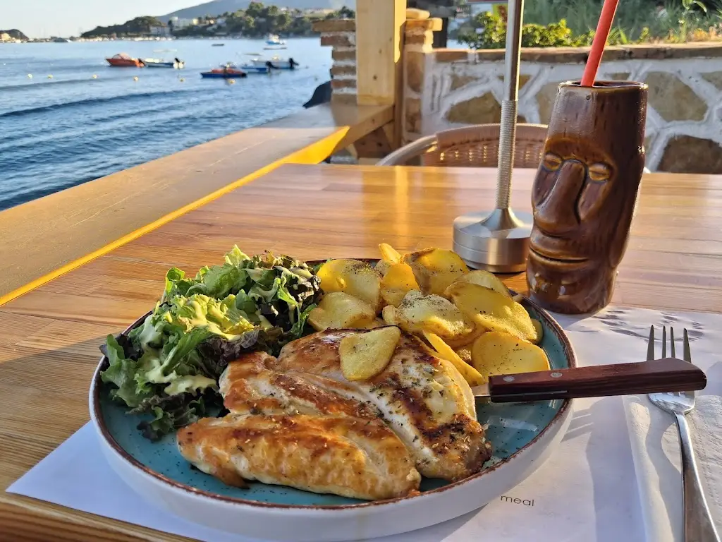 Akti Kitchen & Bar_Lithakiá_slider_image_3