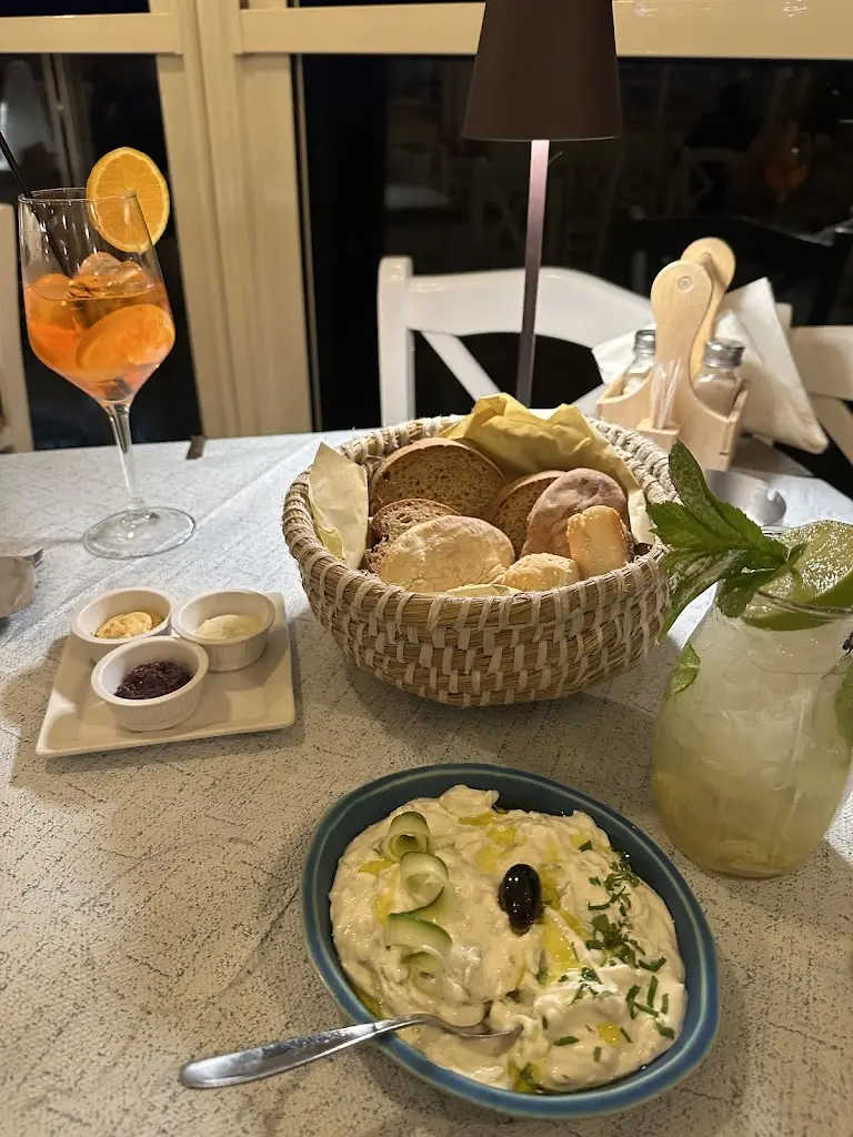 Lucian Verdesi_The Windmill_Lithakiá_Bewertung