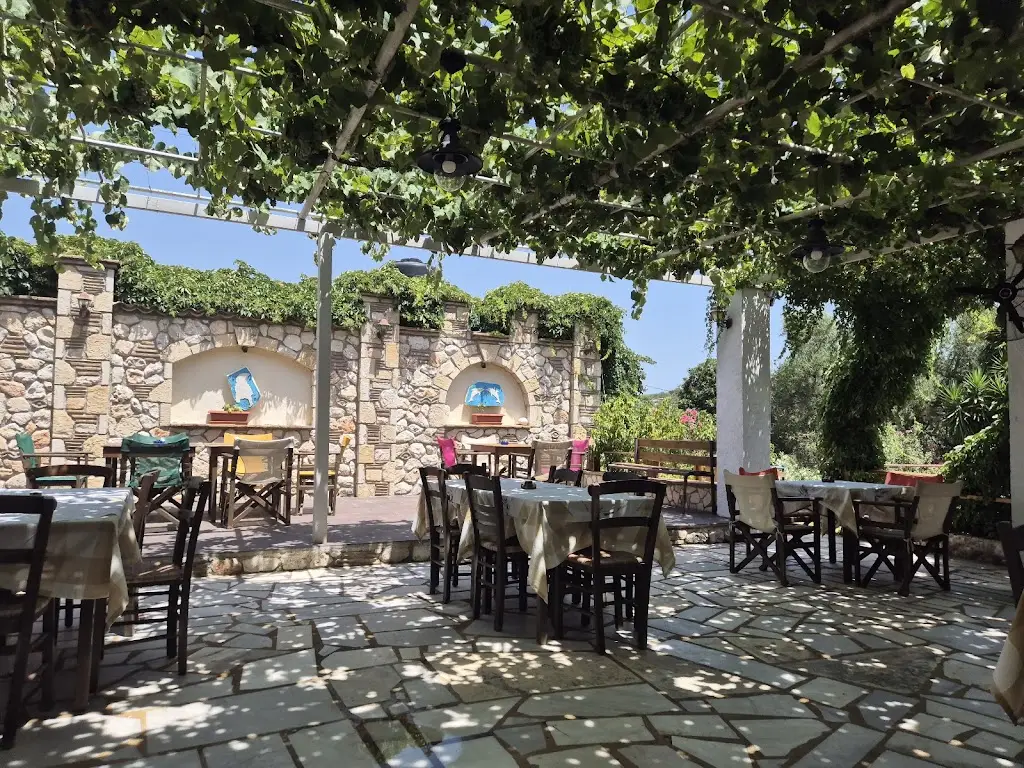 Skaltsas Grill Taverna_Lithakiá_slider_image_1