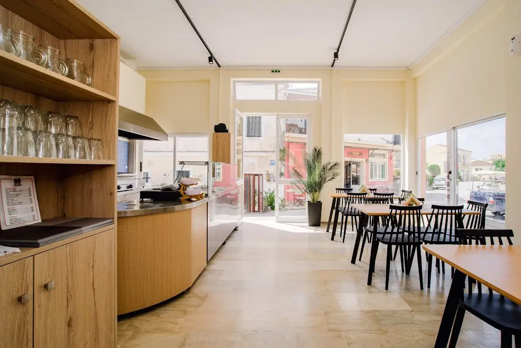 Μάμου Παραδοσιακό Μαγειρείο Restaurant in Lefkímmi