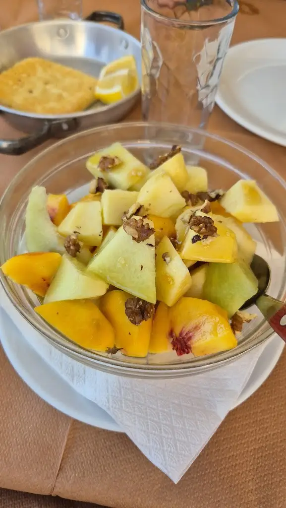 Daria Maria Zîmbroianu_Ovelos restaurant and grill room_Lefkímmi_Bewertung