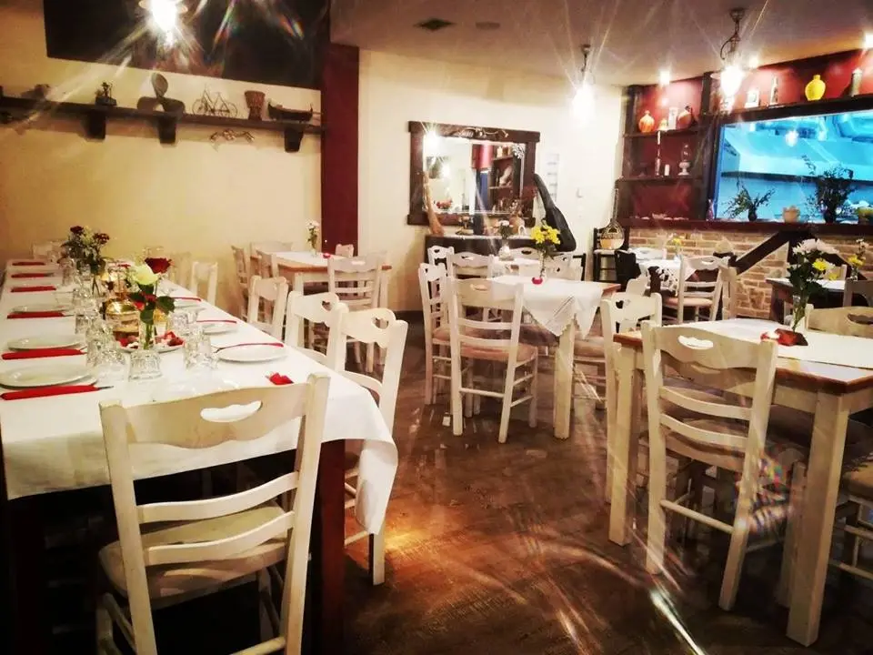 Agali Restaurant in Lefkímmi