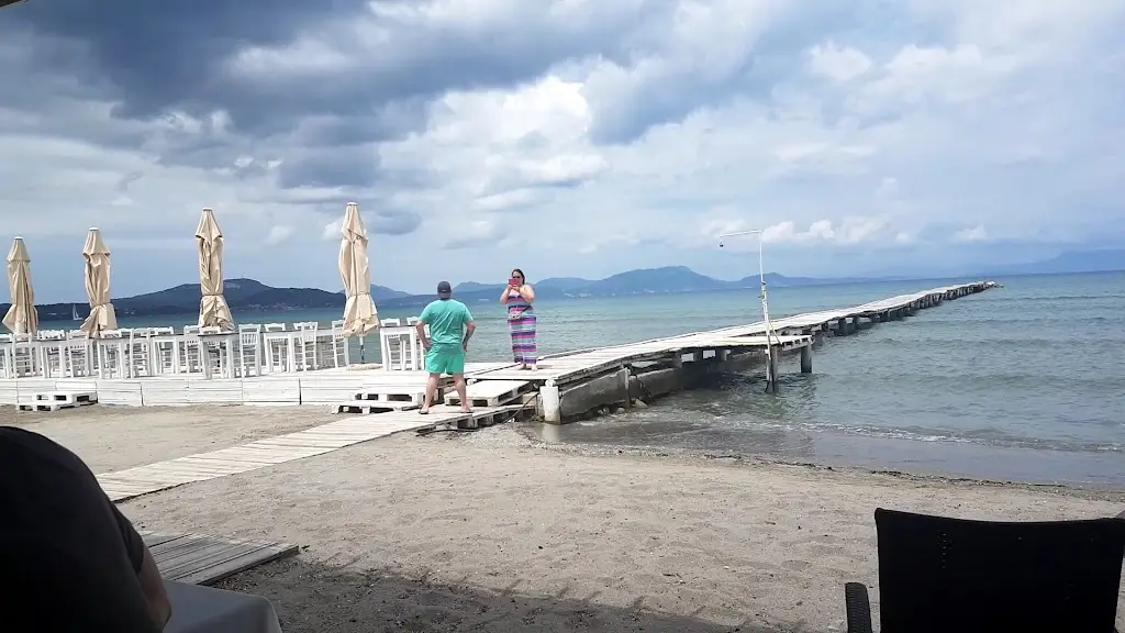 Taverna Petrakis_Lefkímmi_slider_image_2