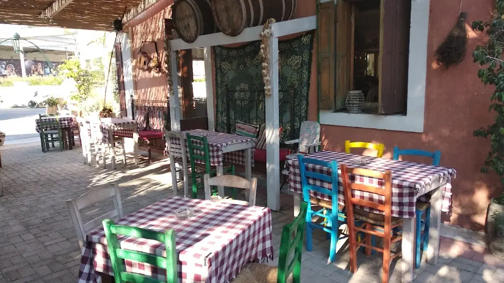 Ladókolla Restaurant in Lefkímmi