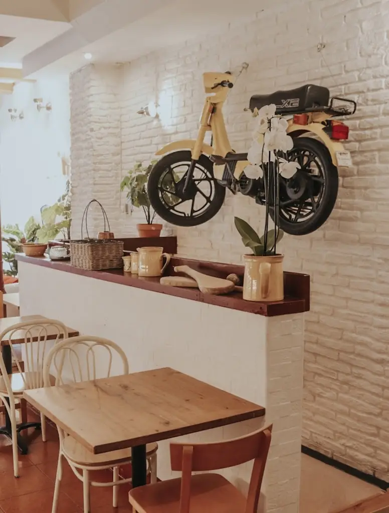 Hey.Jude_Lefkímmi_slider_image_1