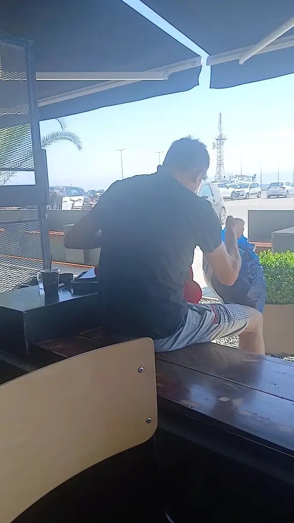 Ari Kon_Clepsydra Microroastery_Lefkímmi_Bewertung