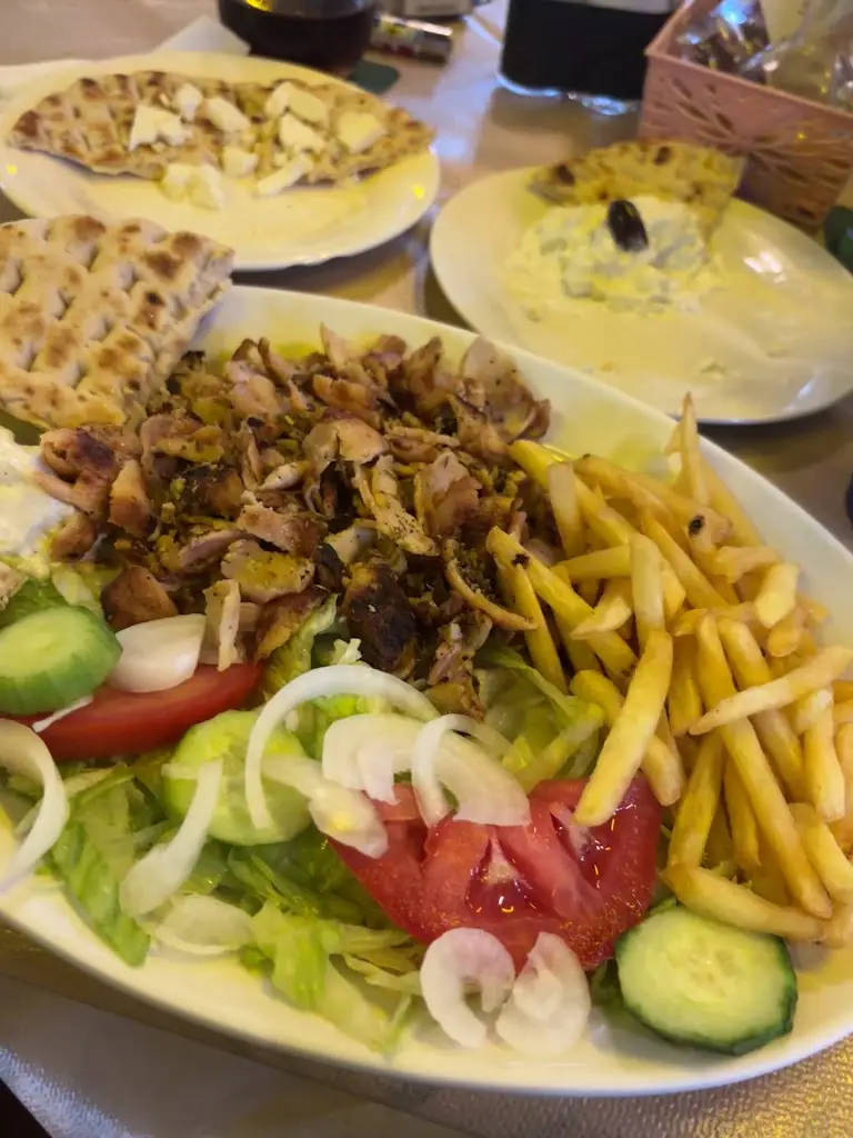 Olympia Restaurant_Lefkímmi_slider_image_2