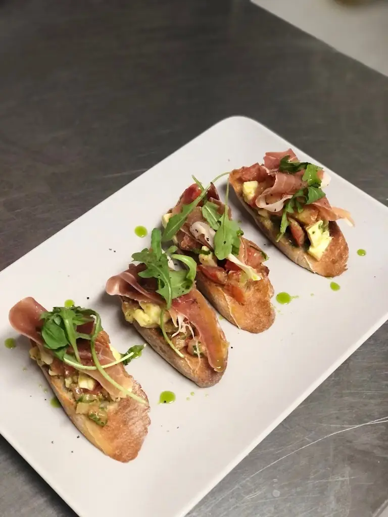 Contessa Restaurant_Lefkímmi_slider_image_3