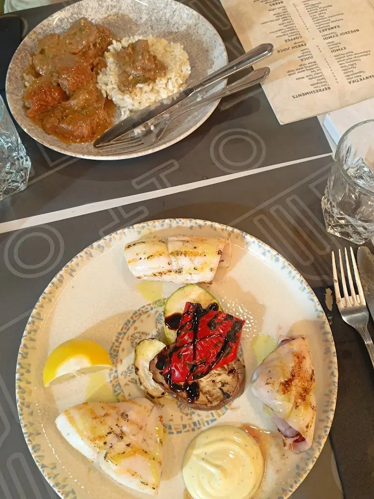 Maria Cristina Quiñonez_AgioLi Mediterranean Cuisine_Nomós Kerkýras_recensione