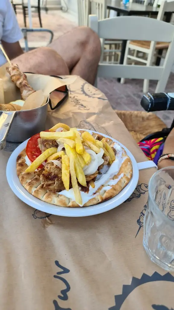 Menü_ΓΕΥΣΕΙΣ ΚΡΕΑΤΩΝ_Keratéa_Bild_5