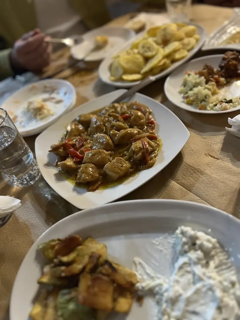 Φουλ του Μεζέ_Mouzaki_slider_image_3