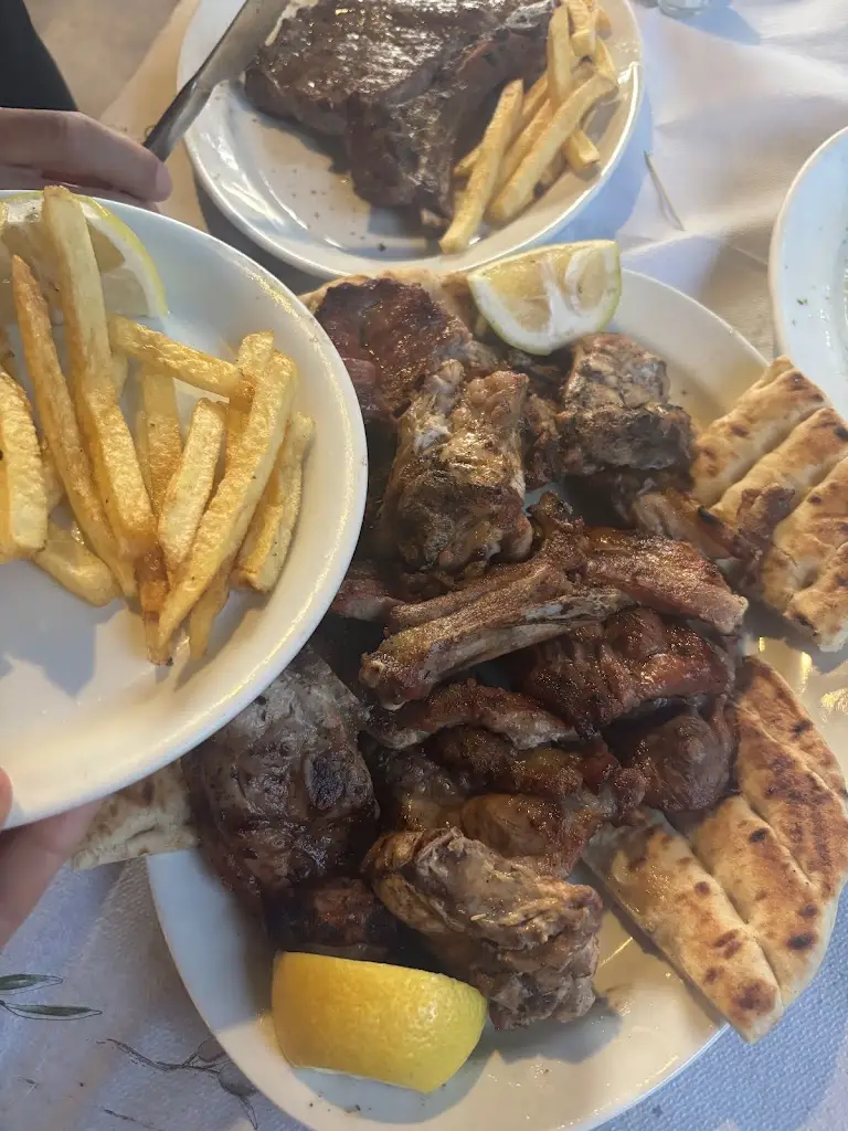 Monica Popescu_Mpotsolos restaurant_Valsamáta_Bewertung