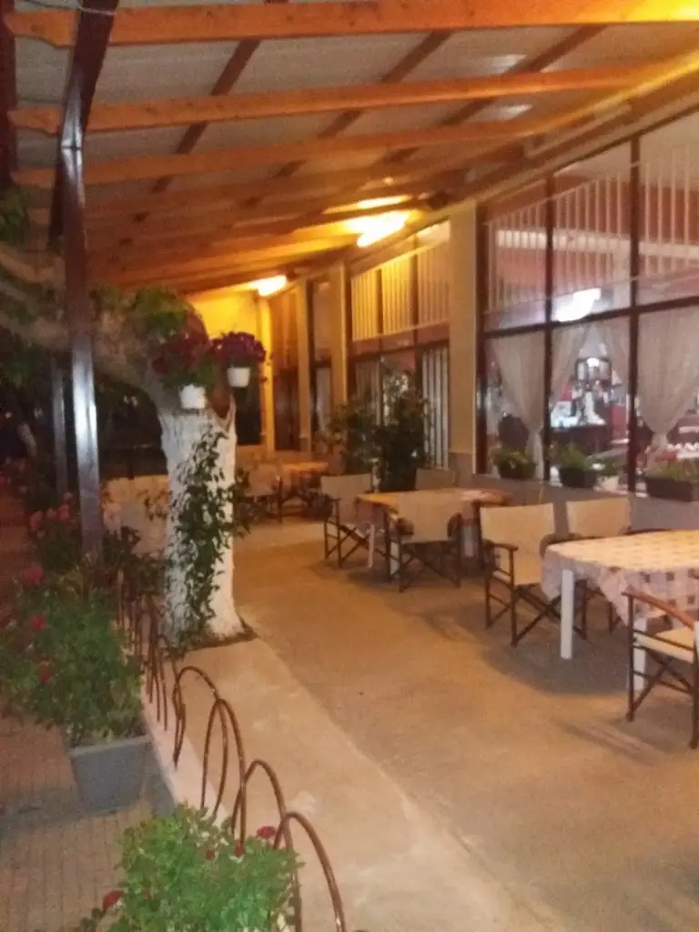 ΨΗΣΤΑΡΙΑ ΟΥΖΕΡΙ ΘΑΛΑΣΣΟΛΥΚΟΣ_Agnanteró_slider_image_1