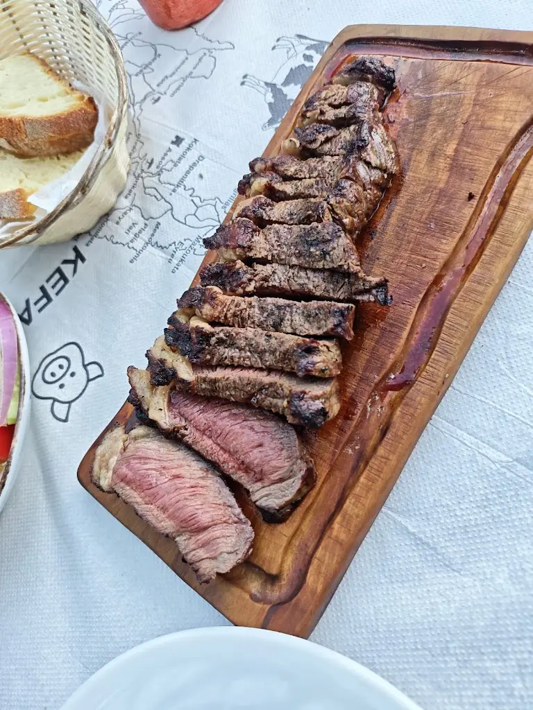 Nicolas Stylianou_Robolis Grill Lamb Restaurant_Sámi_review