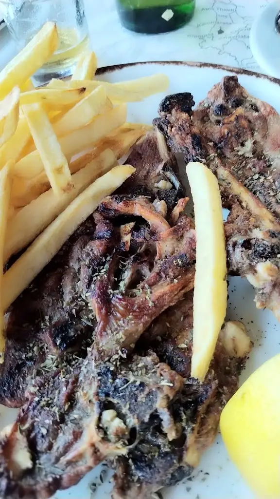 Robolis Grill Lamb Restaurant_Sámi_slider_image_2