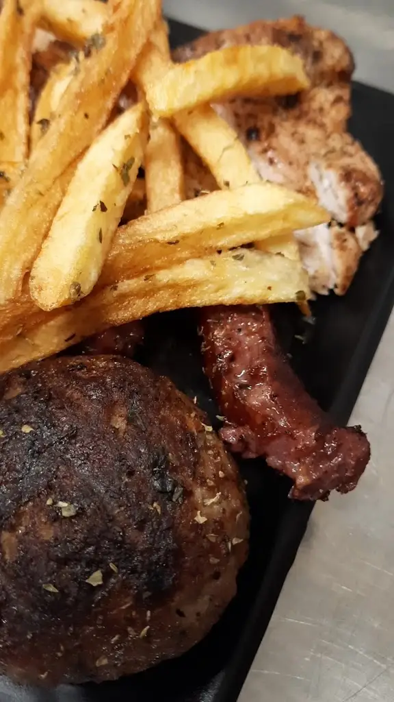 Bello's Grill House_Sámi_slider_image_2