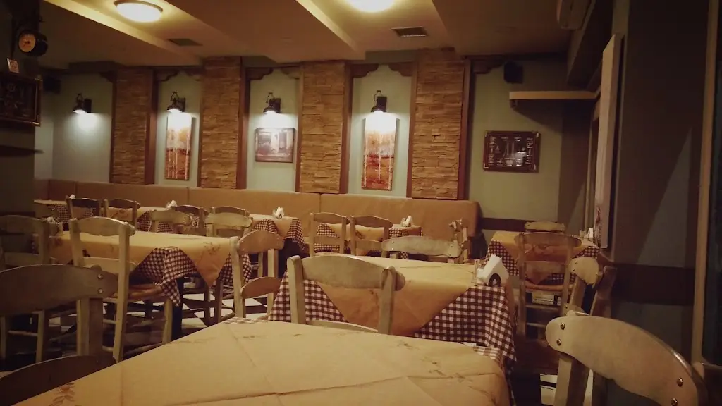 Στου Κουστό Restaurant in Karditsomagoúla