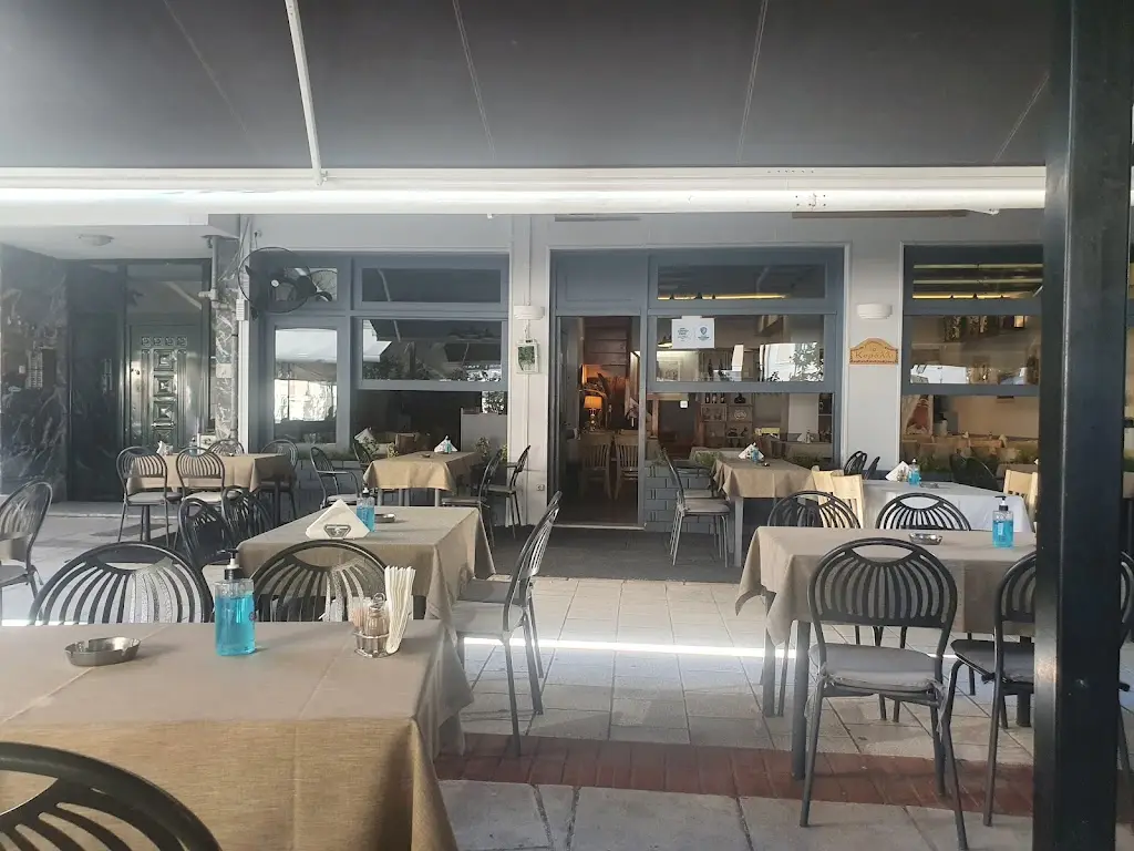 Kiriakos Koulis_ΤΟ ΚΟΡΑΛΛΙ ΟΥΖΕΡΙ - ΤΑΒΕΡΝΑ_Karditsomagoúla_Bewertung