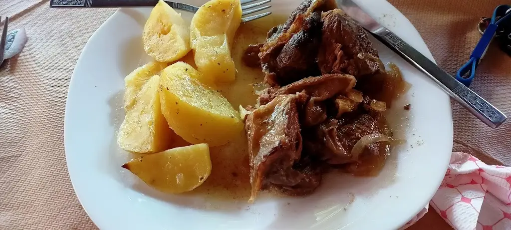 Ilias Mylonis_Ριζάρι Εστιατόριο - Ταβέρνα στα Αμπελάκια Λάρισας_Makrychóri_review