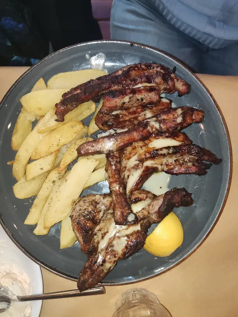 Menü_18 ΓΡΑΔΑ τσιπουράδικο μεζεδοπωλείο_Kardítsa_Bild_4