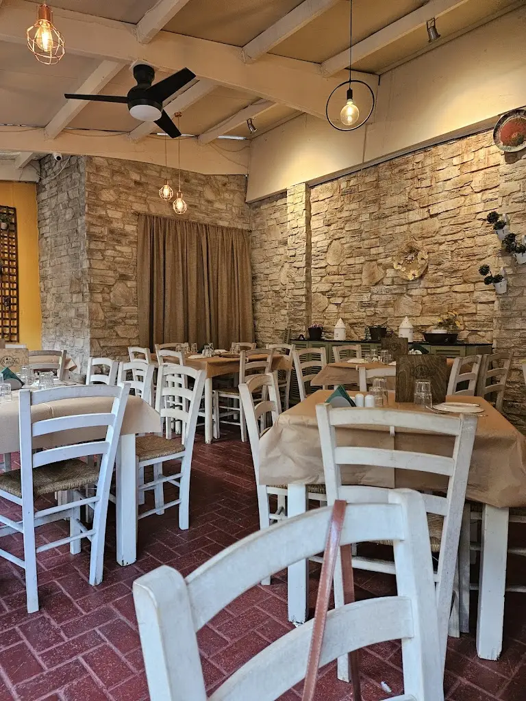 Andreas Dikaros_18 ΓΡΑΔΑ τσιπουράδικο μεζεδοπωλείο_Kardítsa_Bewertung