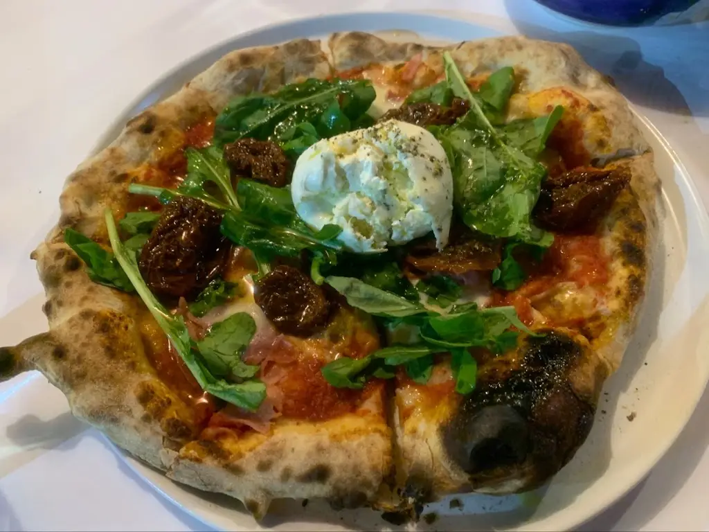 Ari_La Madonnina_Kardítsa_review