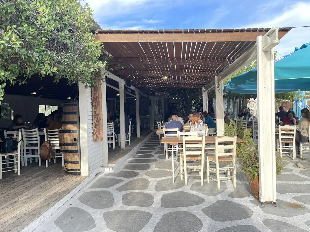 Staphylomeli Restaurant in Keratéa