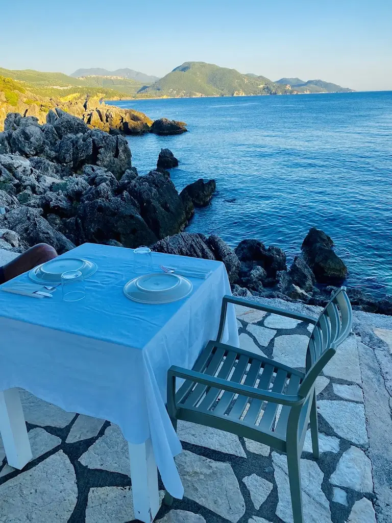 CoeberghClan_Mikros Paradisos Seaside Restaurant_Mavrommáti_Bewertung