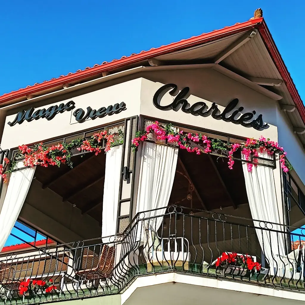 Charlie’s Restaurant in Mavrommáti