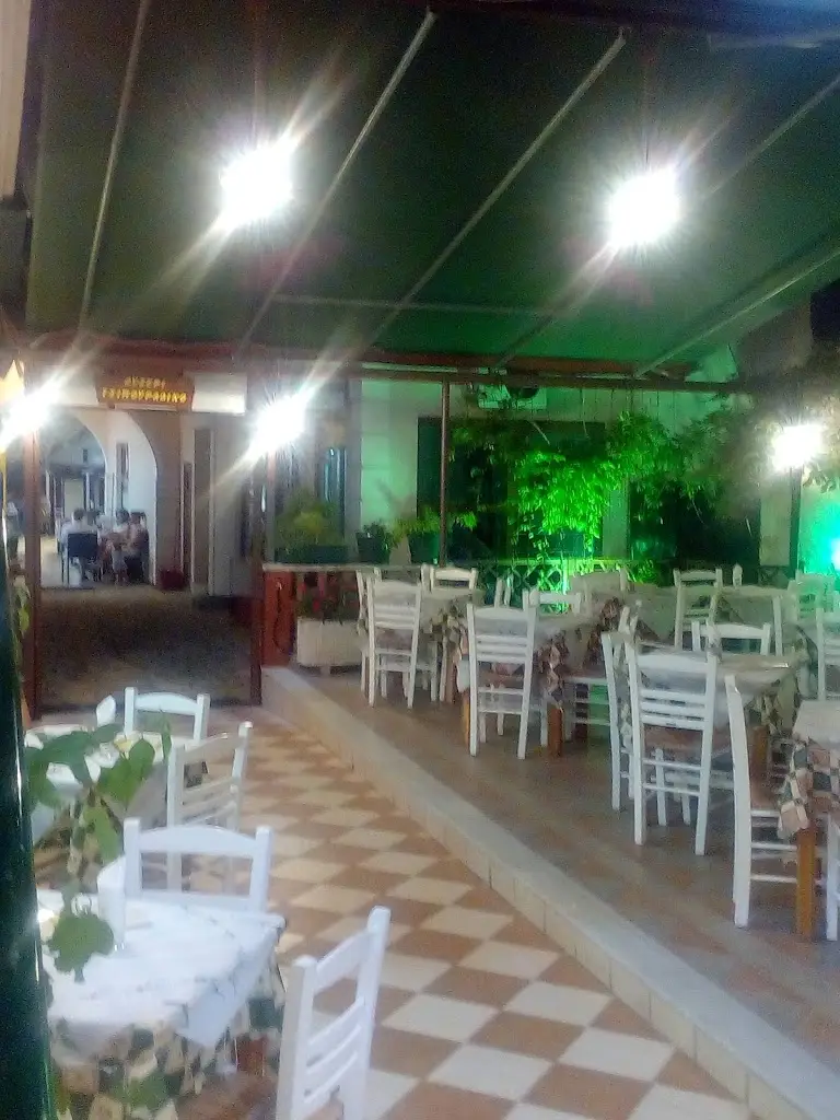 Το Διαπόρι. - Diapori Restaurant in Mavrommáti