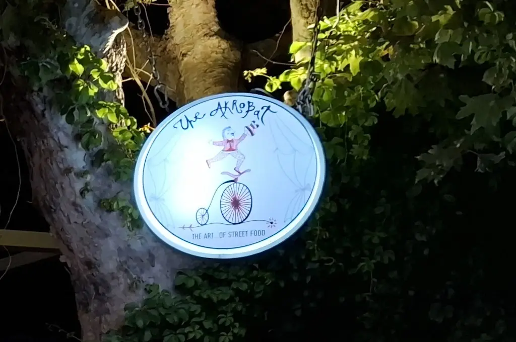 Barbara Faulhaber_The Akrobat - the Art of Street Food_Áno Lekhónia_review
