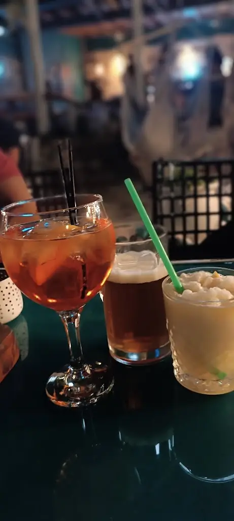 Takáts Ágnes_The Akrobat - the Art of Street Food_Áno Lekhónia_review