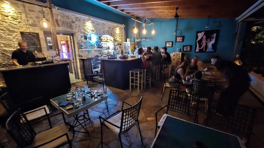 The Akrobat - the Art of Street Food restaurant in Áno Lekhónia