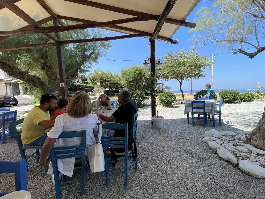 Ales Vaic_Armonia Restaurant_Áno Lekhónia_review