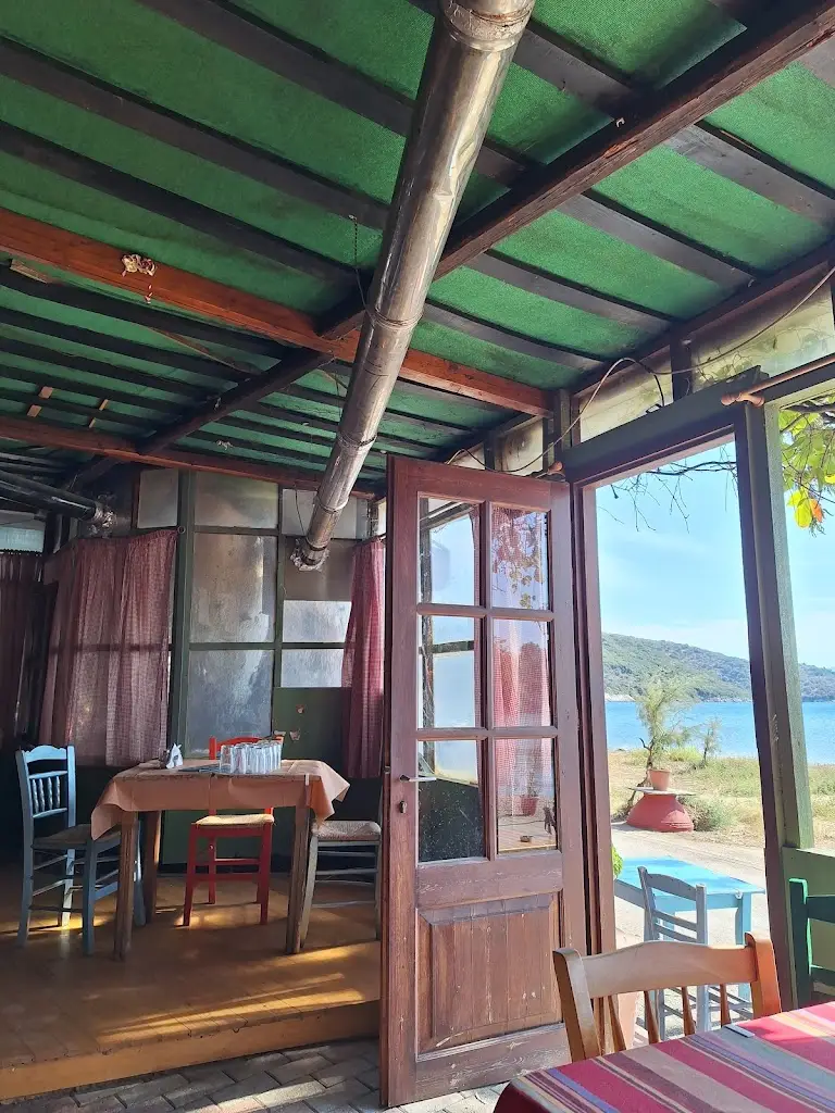 Stefanos Tavern_Argalastí_slider_image_3