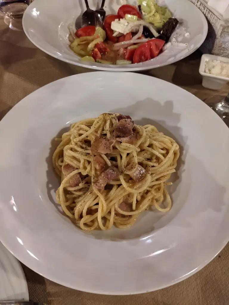 Sarah Tran_Oasis Restaurant-Cafe_Argalastí_Bewertung