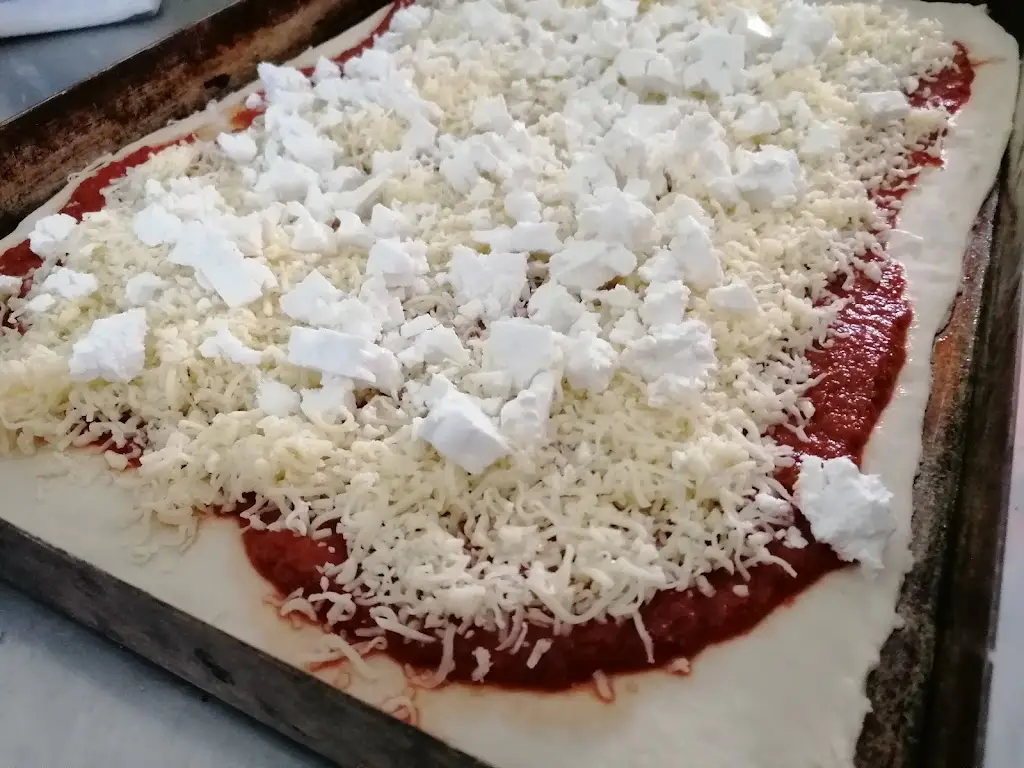 ΚΟΥΖΙΝΑ ΣΤΗΝ ΠΛΑΤΕΙΑ ΔΗΜΑΔΗ ΦΙΛΙΚΟΥ_Argalastí_slider_image_2