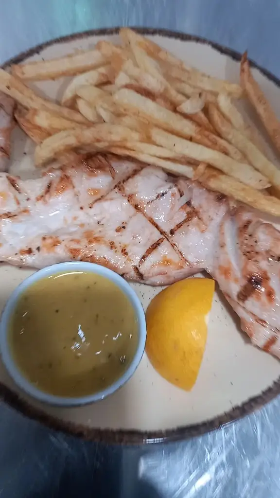 Μεσογείτισσα Ταβέρνα_Keratéa_slider_image_2