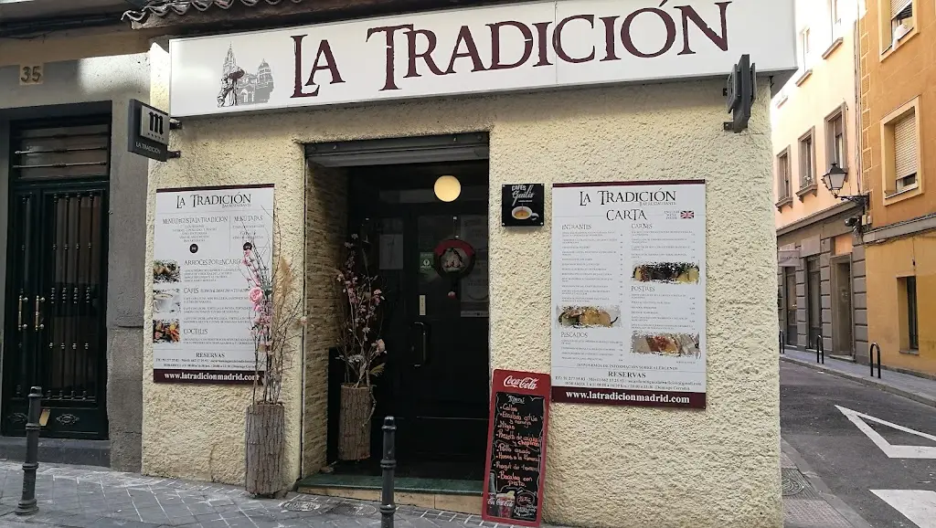 Delicious Point Άγιοι Θεόδωροι Restaurant in Ágioi Theódoroi