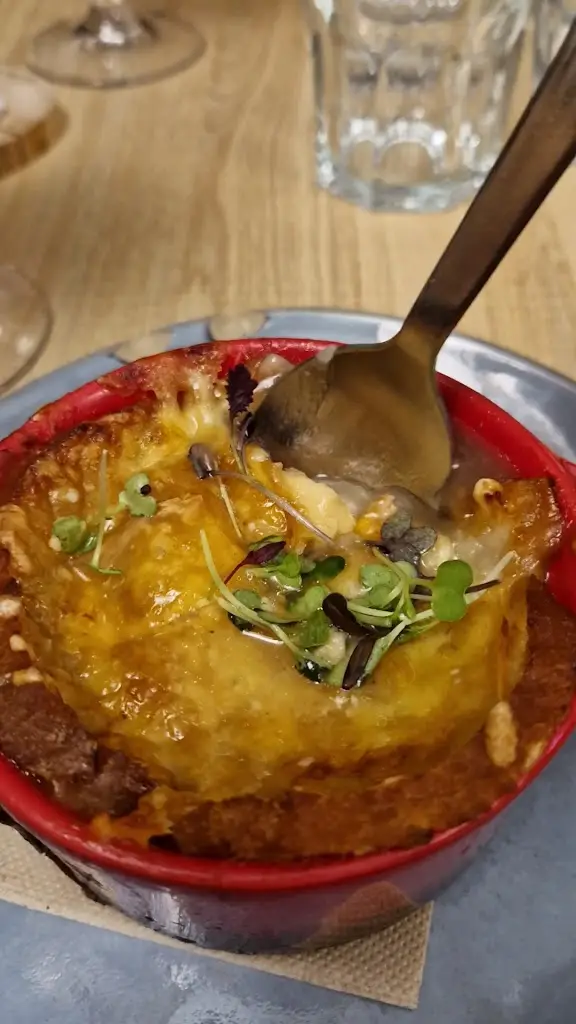 Whitopoleio_Ágioi Theódoroi_slider_image_2