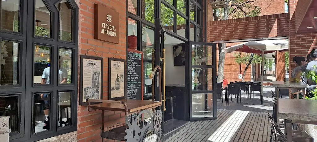 ΧΑΡΑΣ ΓΕΥΣΕΙΣ Restaurant in Athíkia