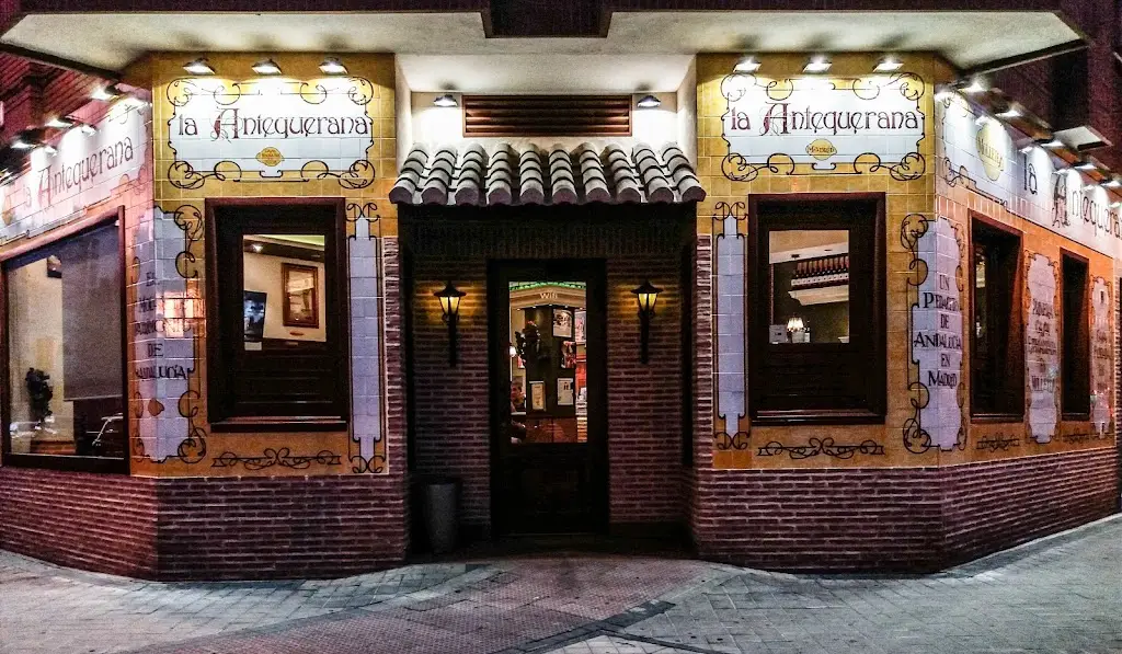 Veckio’s Pizza Restaurant in Kranídi