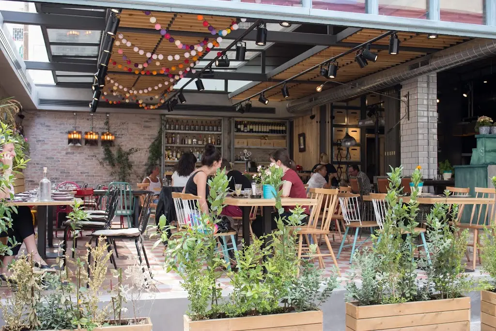 Penny Lane Comfort Food Restaurant in Khalándrion