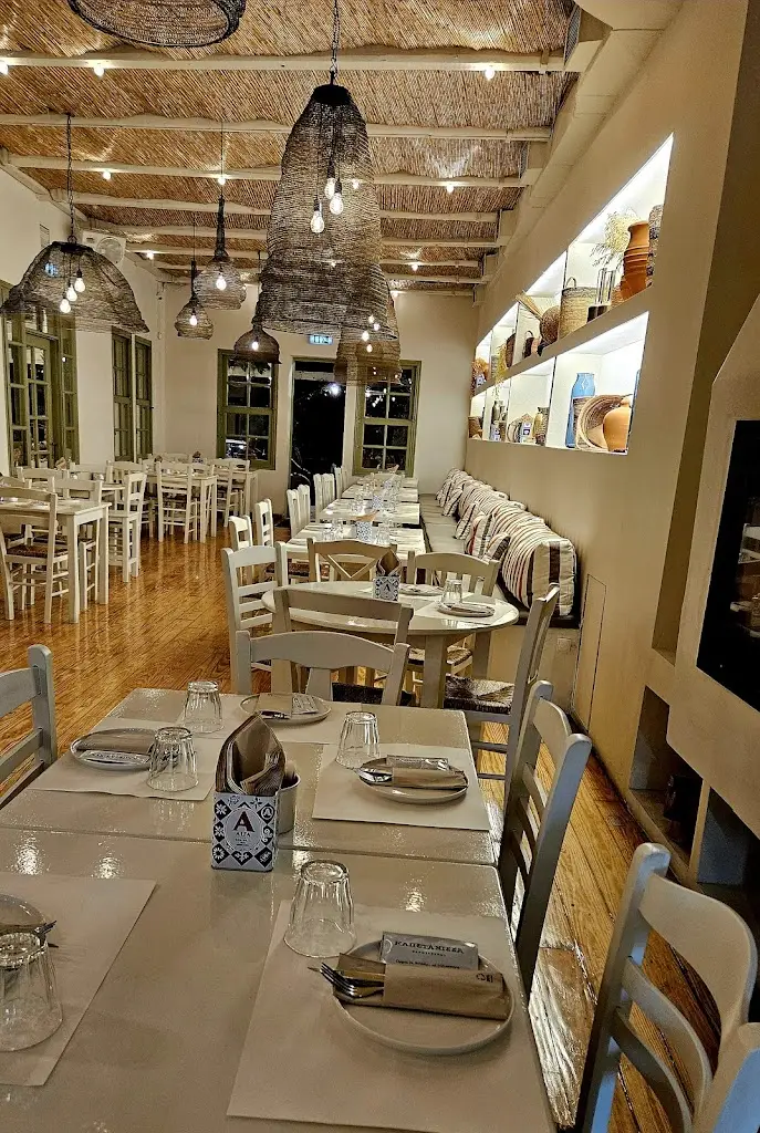 Kapetanissa_Khalándrion_slider_image_3